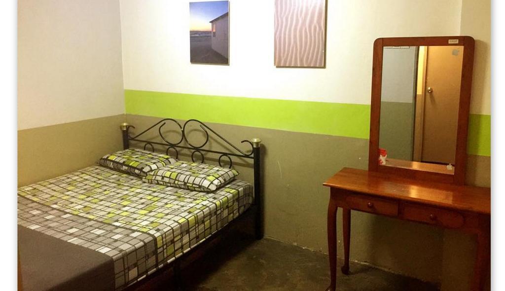 The Original Backpackers Travellers Inn Куала Лумпур Стая снимка